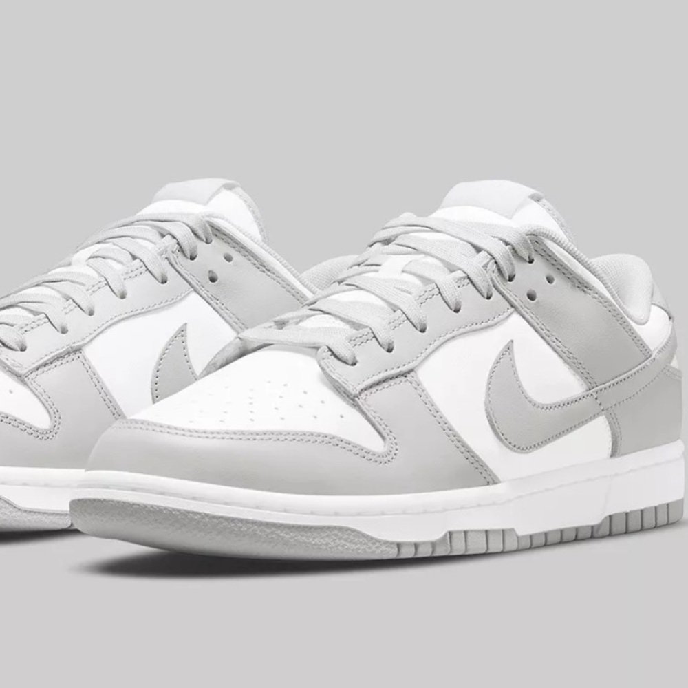Nike dunk grey lows